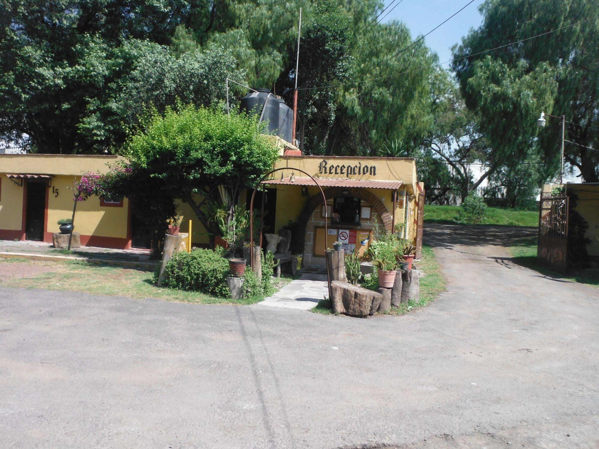 Ayenda Meson Del Rio Hotel Tepotzotlan Exterior photo